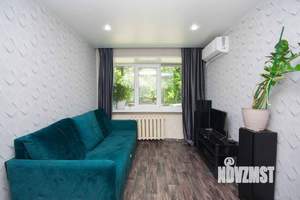 2-к квартира, вторичка, 42м2, 1/4 этаж